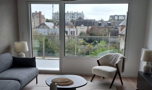 Salon d'un appartement neuf de la résidence Villa Saint-Paul à Rennes, programme immobilier réalisé par Pierre Promotion.