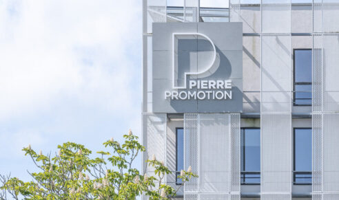Extérieur du siège social de Pierre Promotion, ZAC de la Courrouze à Saint-Jacques-de-la-Lande, un programme d'immobilier tertiaire réalisé par Pierre Promotion.