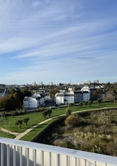 Vue du rooftop de la résidence Avant-Scène, quartier Bodélio à Lorient. Vue sur la parc Bodélio.