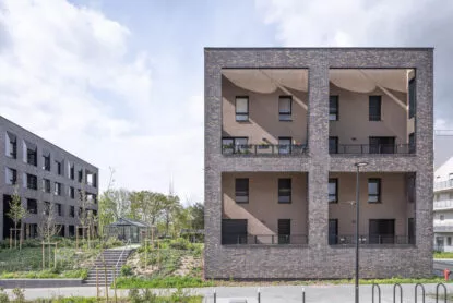 Extérieur du bâtiment Brownstone situé à Saint-Jacques-de-la-Lande, près de Rennes. Des logements neufs réalisés par Pierre Promotion.