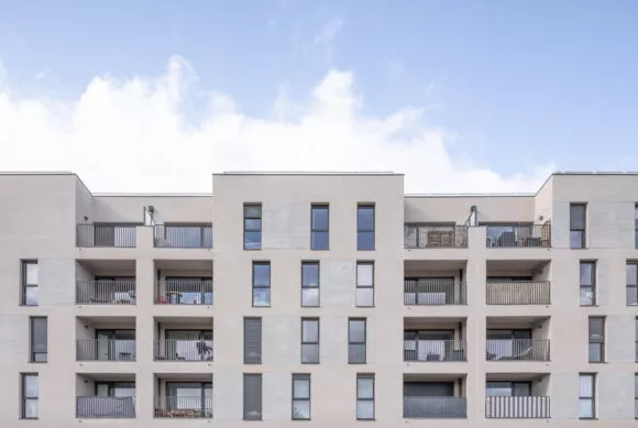 Façade extérieure du bâtiment Terra, situé à Liffré, près de Rennes. Des logements neufs réalisés par Pierre promotion.