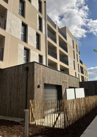 Extérieur de la résidence Terra à Liffré, programme immobilier de logements neufs réalisé par Pierre Promotion.